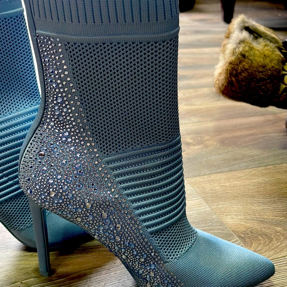 Beautiful baby blue Steve Madden!